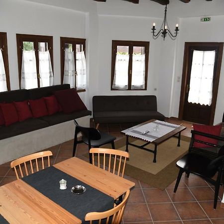 Karpofora Traditional Guesthouse Miléai エクステリア 写真